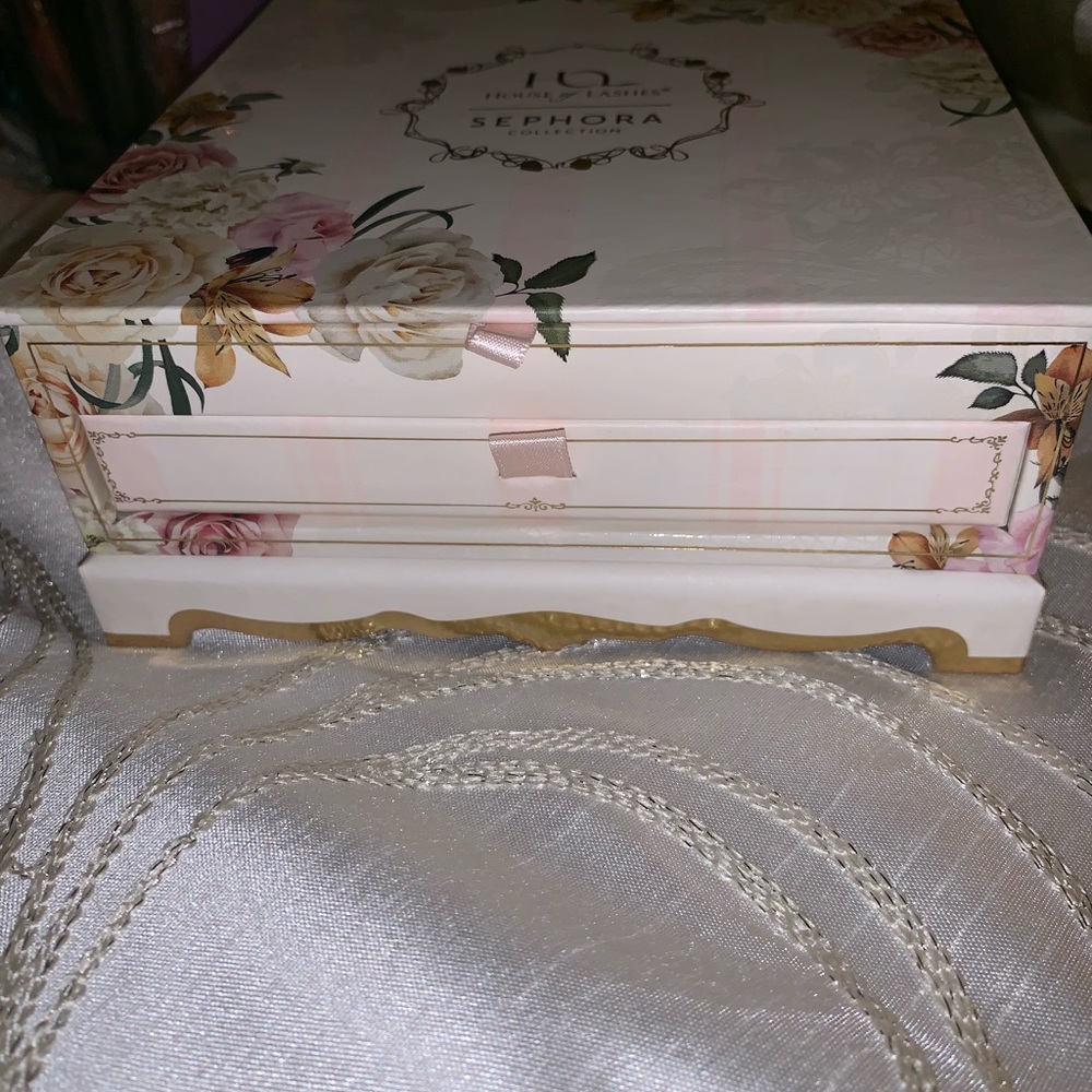 Make up pallets - Picture 8 of 8